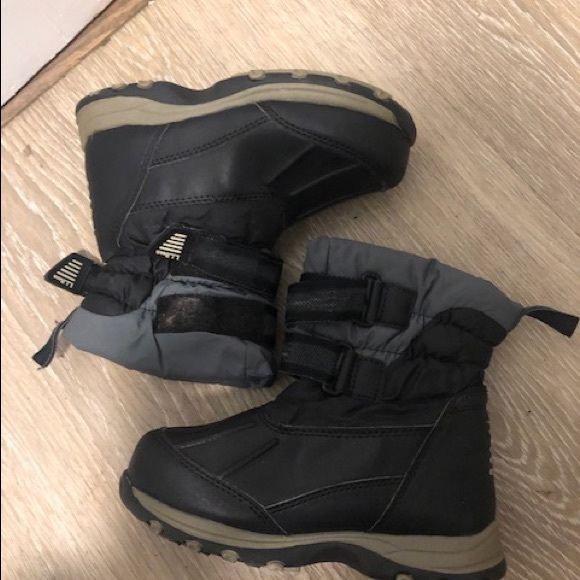 L. L. Bean childs size 12 rain or snow boots - Picture 7 of 8